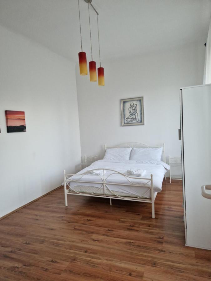 Queen Of Stay - Apartment Lili Рийека Екстериор снимка